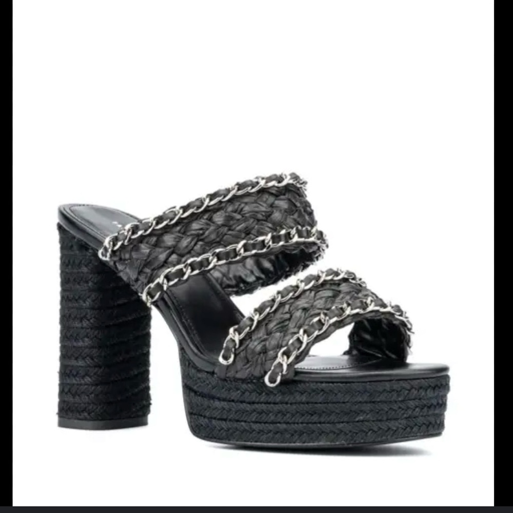 Chic Black Chain-Detail Platform Sandals
